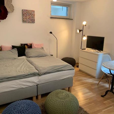 Helle Souterrainwohnung mit Komfort München Exterior foto