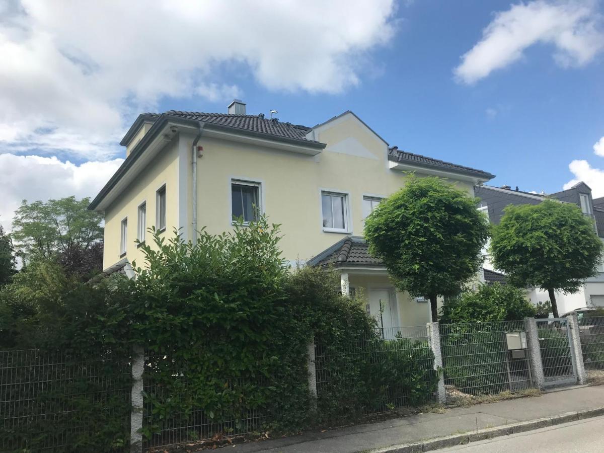 Helle Souterrainwohnung mit Komfort München Exterior foto
